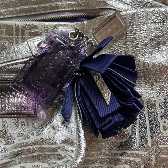 Good as new 2000s metallic coach tote bag - Picture 2 of 4